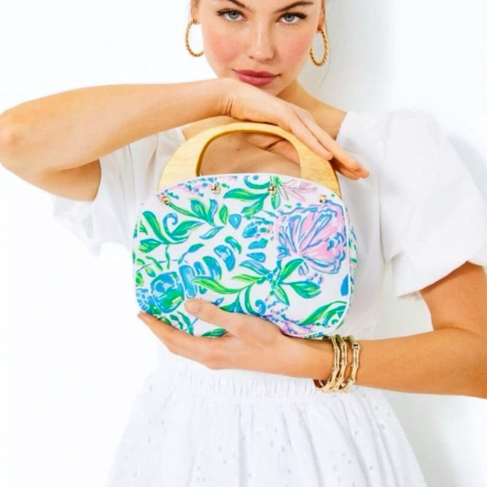 Lilly Pulitzer Bermuda Bag w/3 Extra Reversible Covers